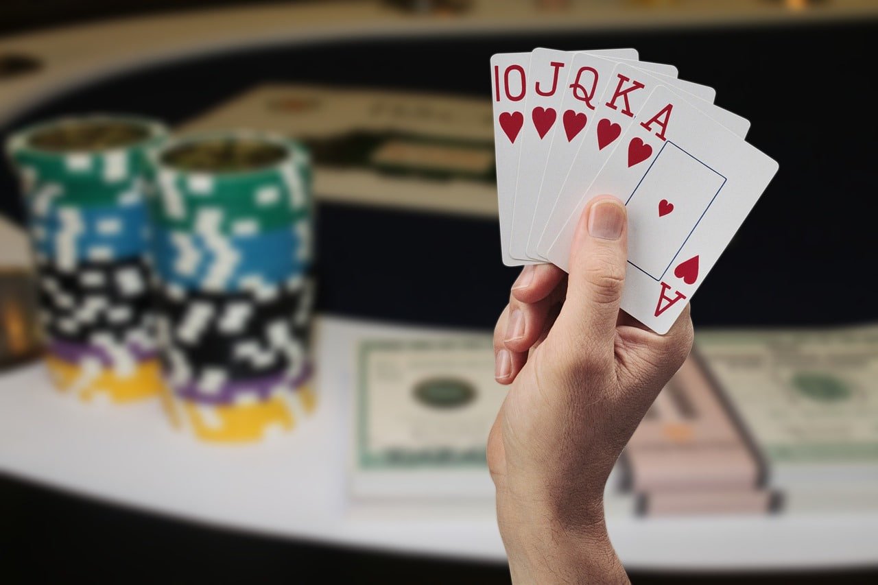 Antarmuka permainan meja gamehouse yang responsif dan mudah digunakan di perangkat mobile